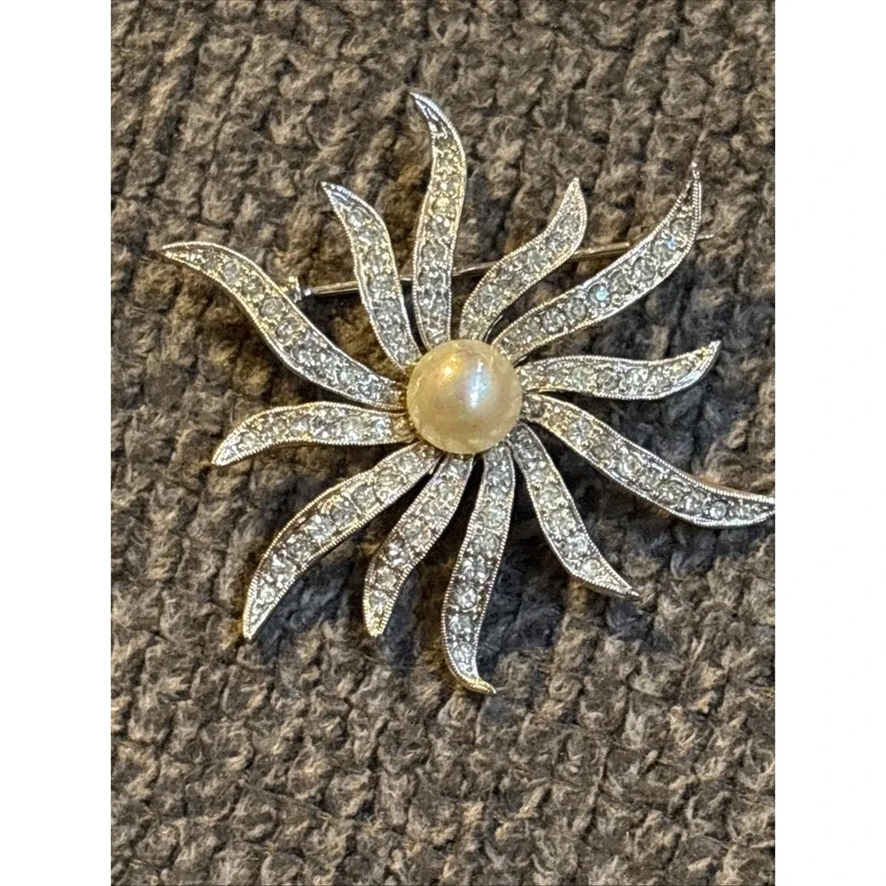 Vintage Faux Pearl Rhinestone Starburst Brooch Pin
